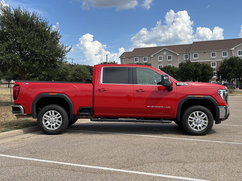 Used 2024 GMC Sierra 2500 SLE w/ SLE Value Package; AWD/4WD image 4