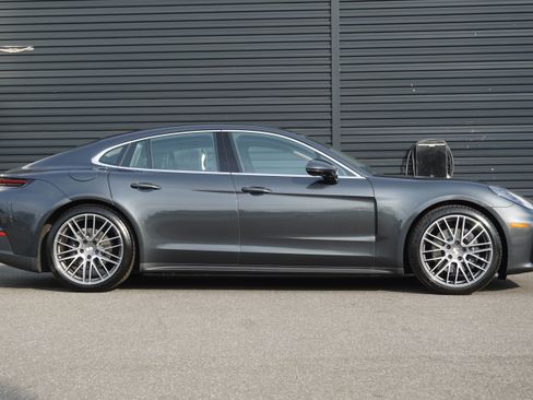 Certified 2026 Porsche Panamera 4 AWD/4WD image 9