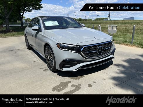 New 2026 Mercedes-Benz E 450 4MATIC Sedan image 1