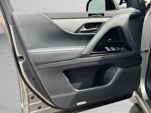 Used 2023 Lexus LX 600 F Sport AWD/4WD image 33