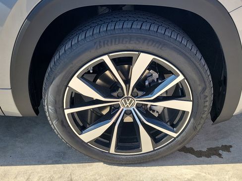 New 2026 Volkswagen Atlas Cross Sport SEL Premium R-Line image 9