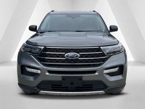 Used 2021 Ford Explorer XLT w/ Equipment Group 202A AWD/4WD image 2