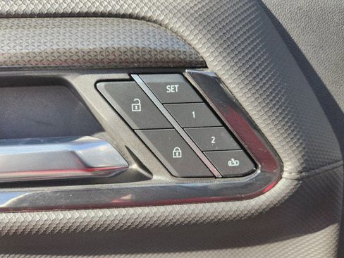 Used 2024 Chevrolet Silverado 2500 ZR2 w/ Technology Package image 39