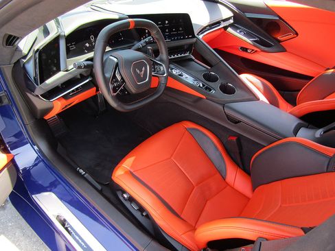 Used 2026 Chevrolet Corvette Stingray Premium Conv w/ Z51 Performance Package RWD image 10