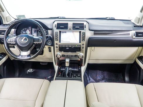 Used 2020 Lexus GX 460 Premium w/ Premium Package AWD/4WD image 16