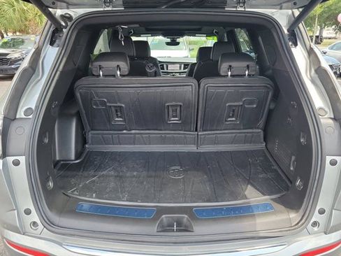 Used 2023 Buick Enclave Avenir w/ Avenir Technology Package AWD/4WD image 10