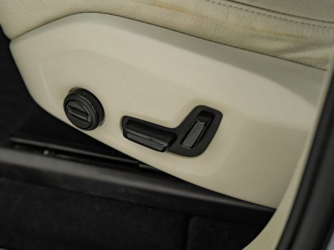 Used 2021 Volvo XC60 T8 Inscription Expression w/ Advanced Package image 26