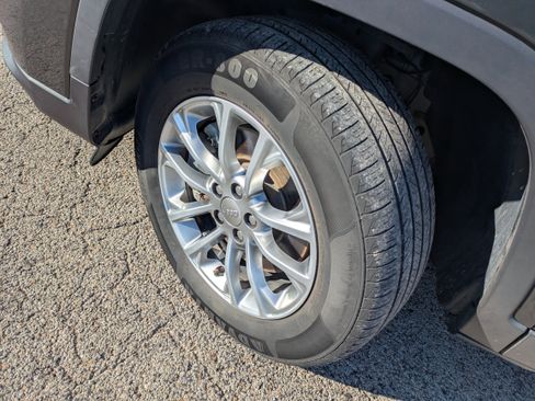 Used 2022 Jeep Cherokee Latitude Lux image 7