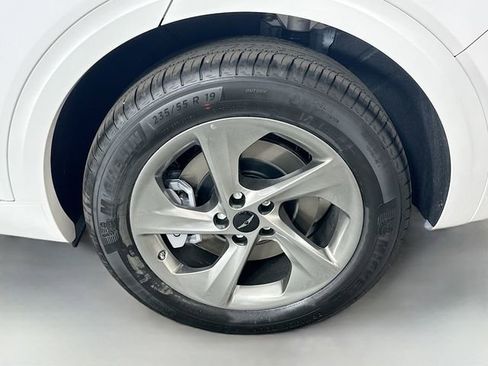 Certified 2026 Genesis GV70 2.5T Advanced AWD/4WD image 23