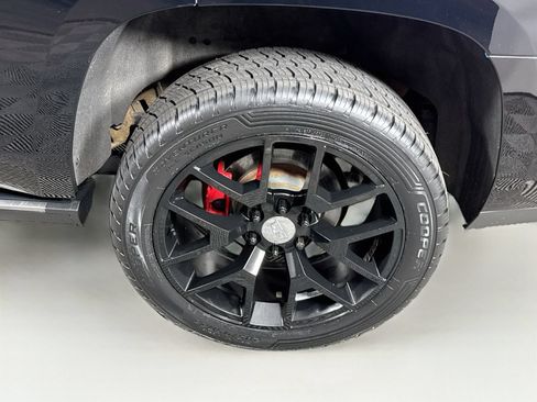 Used 2020 Cadillac Escalade Premium Luxury AWD/4WD image 24