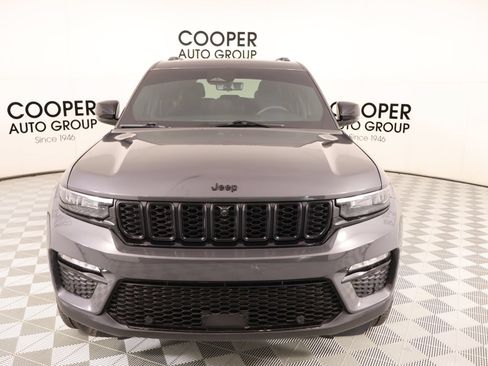 Used 2025 Jeep Grand Cherokee Limited w/ Luxury Tech Group II AWD/4WD image 10