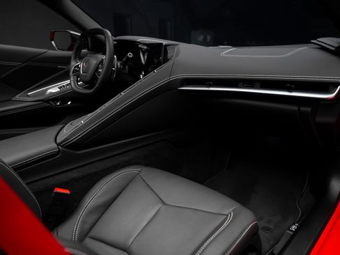Used 2023 Chevrolet Corvette Stingray Convertible w/ Z51 Performance Package RWD image 62