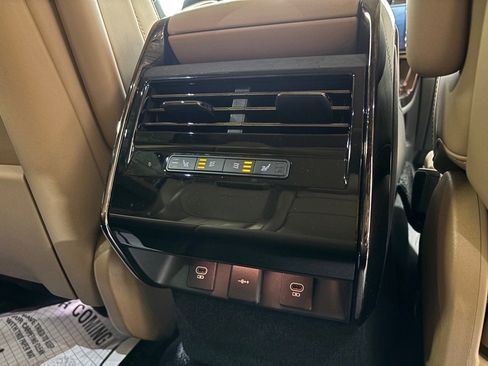 Used 2023 Land Rover Range Rover Sport SE image 36