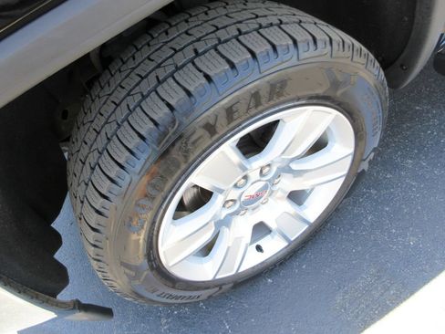 Used 2014 GMC Sierra 1500 SLE w/ SLE Value Package AWD/4WD image 15