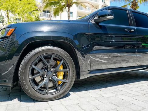 Used 2018 Jeep Grand Cherokee Trackhawk AWD/4WD image 12
