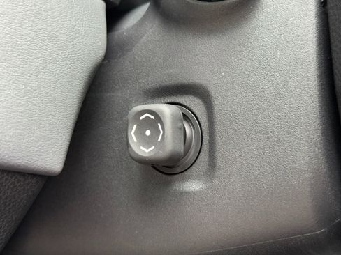 Used 2023 Toyota Sequoia Platinum AWD/4WD image 20