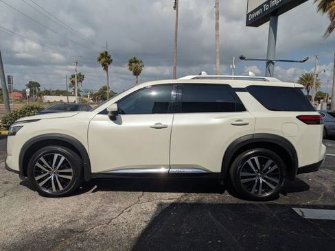 Used 2023 Nissan Pathfinder Platinum FWD image 8
