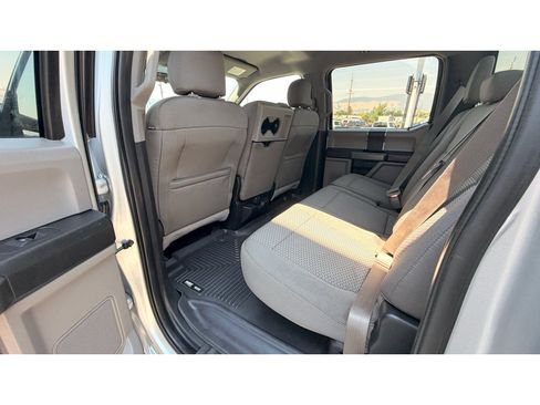 Used 2015 Ford F150 XLT AWD/4WD image 18