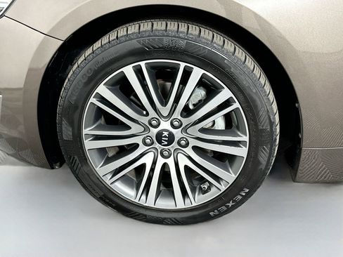 Used 2014 Kia Cadenza Premium w/ Luxury Package image 34