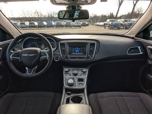 Used 2015 Chrysler 200 Limited FWD image 2