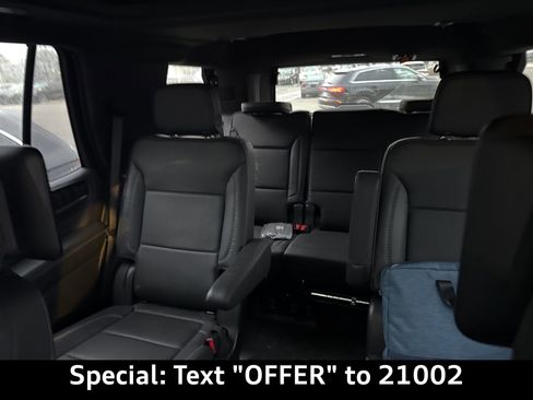 Used 2023 GMC Yukon Denali image 8