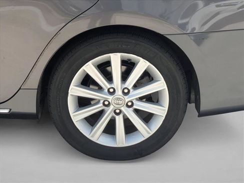Used 2014 Toyota Camry XLE image 16