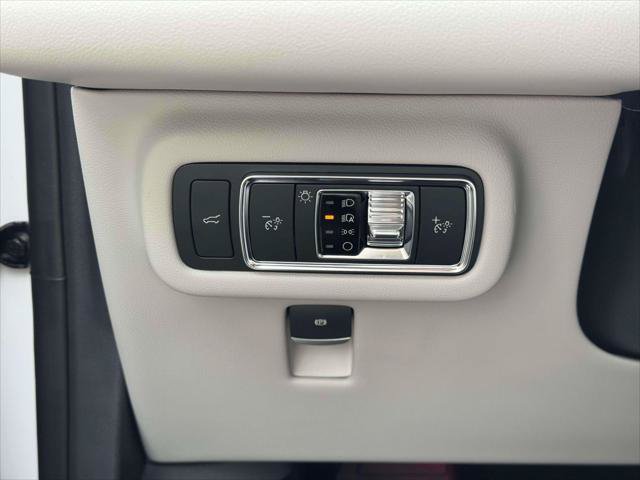 Used 2026 Lincoln Nautilus Premier w/ Equipment Group 102A AWD/4WD image 21