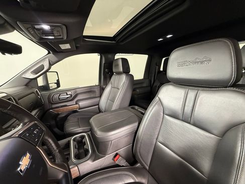 Used 2023 Chevrolet Silverado 2500 High Country w/ Technology Package image 33