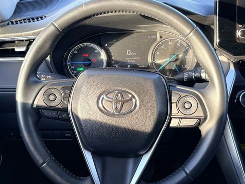 Used 2023 Toyota Venza LE image 27