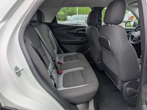 Used 2023 Chevrolet TrailBlazer LS FWD image 17