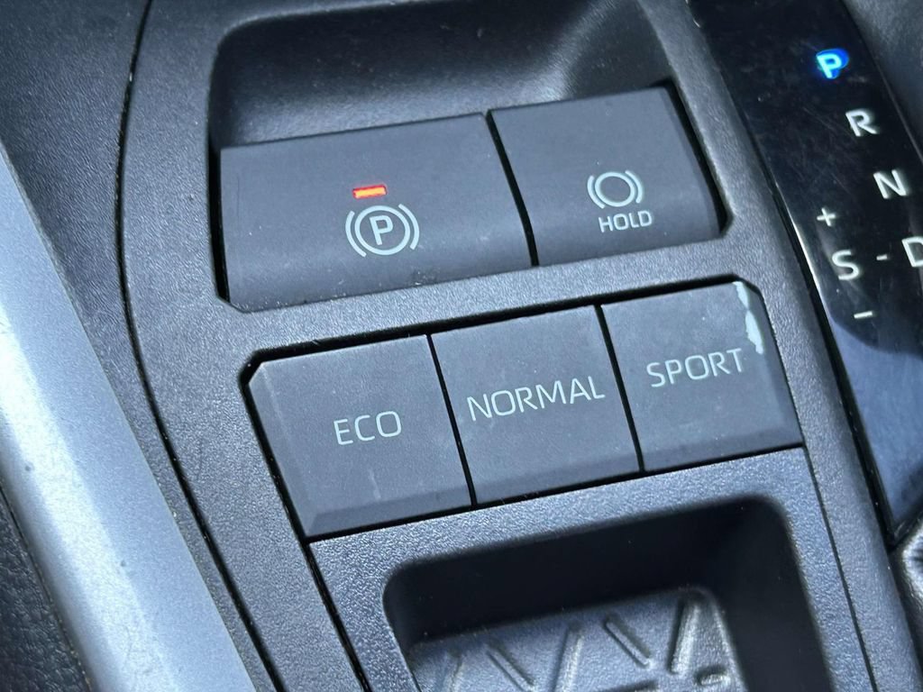 Used 2023 Toyota RAV4 XLE w/ Convenience Package FWD image 15