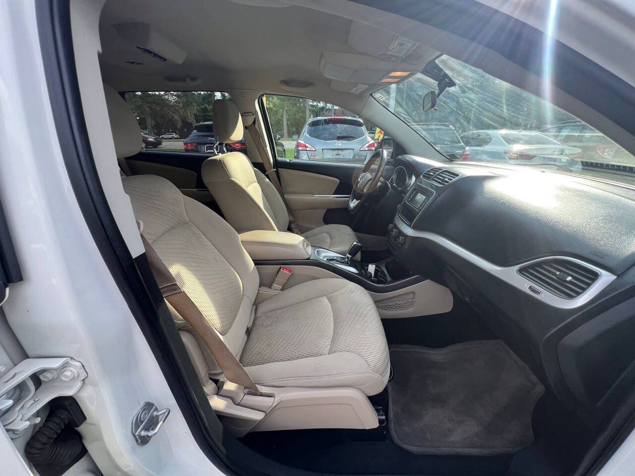 Used 2017 Dodge Journey SE w/ Flexible Seating Group FWD image 16