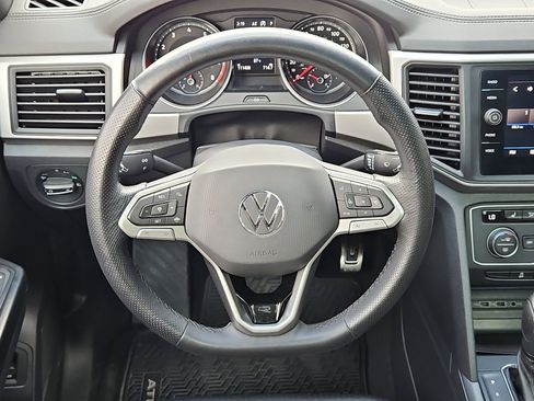 Used 2020 Volkswagen Atlas Cross Sport SE FWD image 14