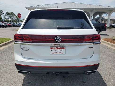 Used 2025 Volkswagen Atlas SEL AWD/4WD image 4
