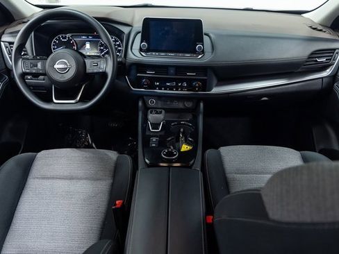 Used 2023 Nissan Rogue SV image 23