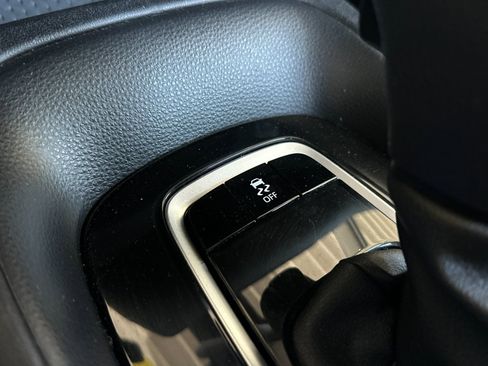 Used 2025 Toyota Corolla LE image 25