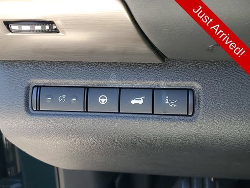 Used 2023 Nissan Pathfinder Platinum AWD/4WD image 25