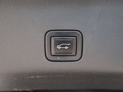 Used 2023 Chevrolet Tahoe Z71 AWD/4WD image 8