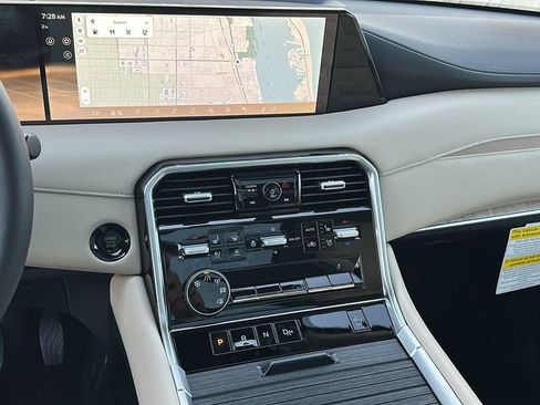 New 2025 Nissan Armada Platinum image 24