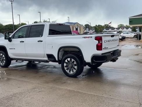 Used 2022 Chevrolet Silverado 2500 Custom w/ Custom Value Package AWD/4WD image 6