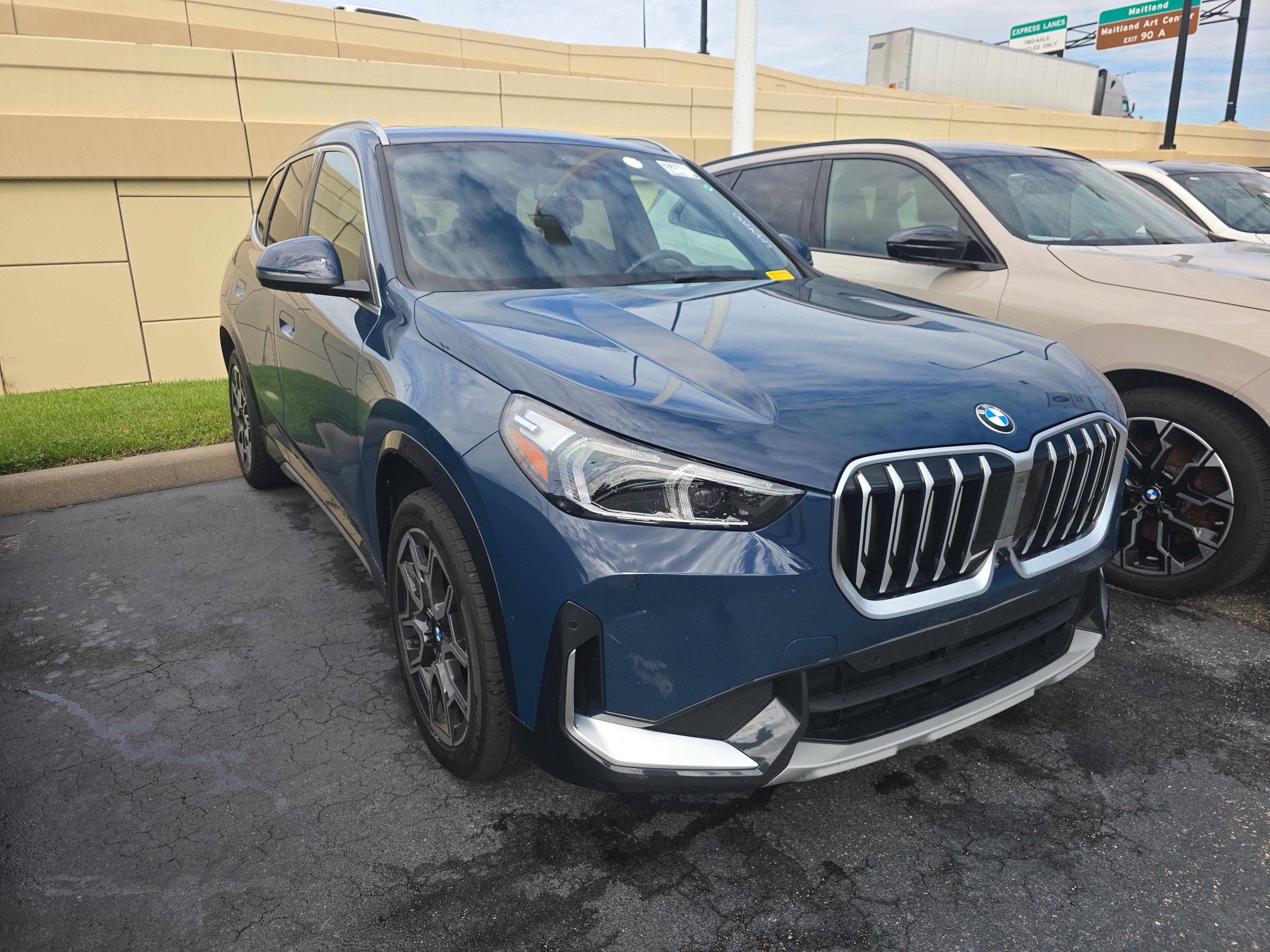 Used 2026 BMW X1 xDrive28i AWD/4WD image 1