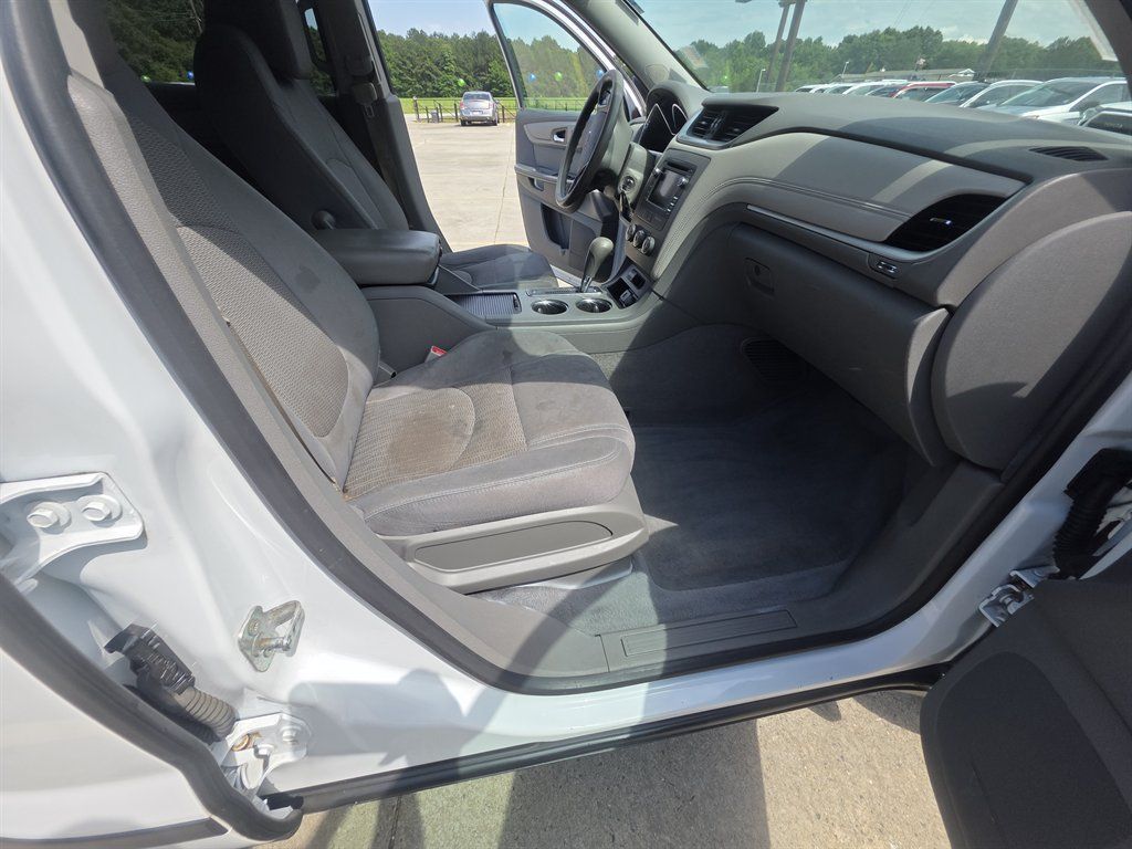 Used 2017 Chevrolet Traverse LS FWD image 10