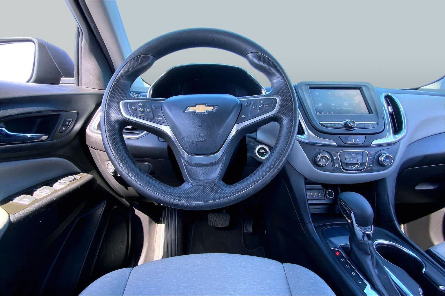 Used 2023 Chevrolet Equinox LS w/ LS Convenience Package FWD image 6