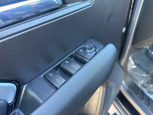 Used 2024 Chevrolet Colorado Z71 w/ Z71 Convenience Package 2 image 11