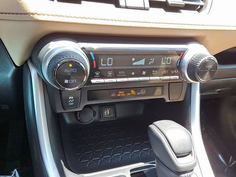 Used 2025 Toyota RAV4 LE AWD/4WD image 15