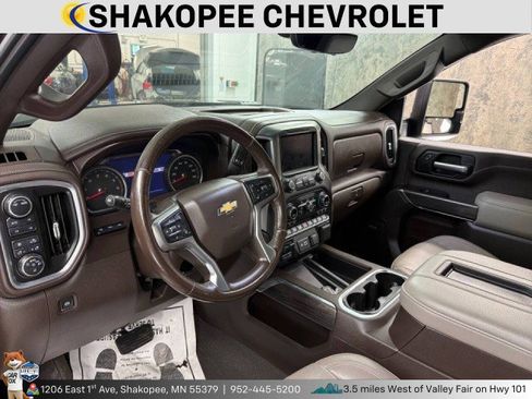 Used 2020 Chevrolet Silverado 2500 LTZ w/ LTZ Premium Package image 4