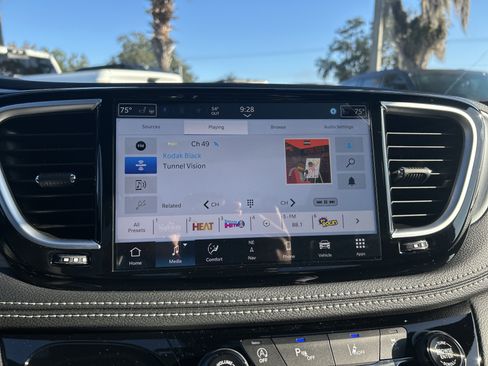 New 2026 Chrysler Pacifica Limited w/ S Appearance Package image 46