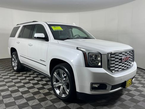 Used 2019 GMC Yukon Denali w/ Denali Ultimate Package AWD/4WD image 3