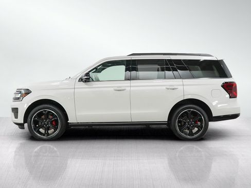 Used 2024 Ford Expedition Limited AWD/4WD image 2