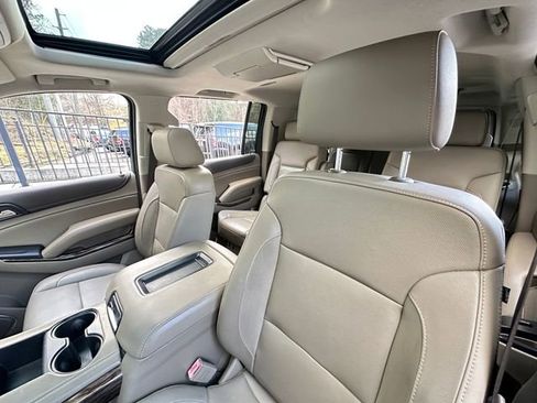 Used 2019 GMC Yukon XL SLT w/ Premium Edition image 12
